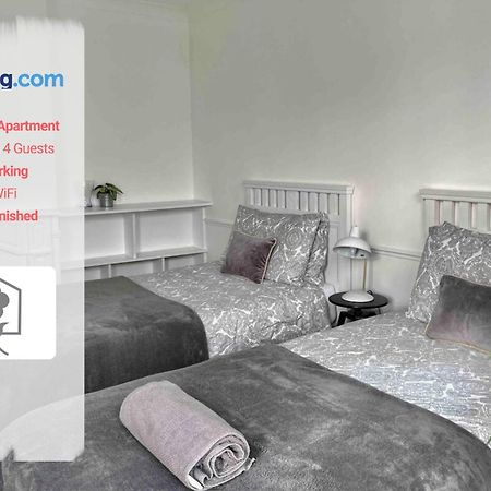 Netley Village Apartment By Your Stay Solutions Short Lets & Serviced Accommodation Netley Southampton With Free Wi-Fi Hamble-le-Rice Luaran gambar